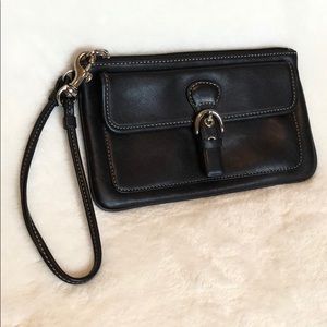 🖤 Coach Black Clutch Wristlet